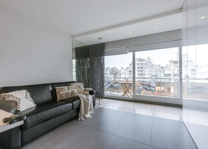 Modern In Centre Of Appartement *